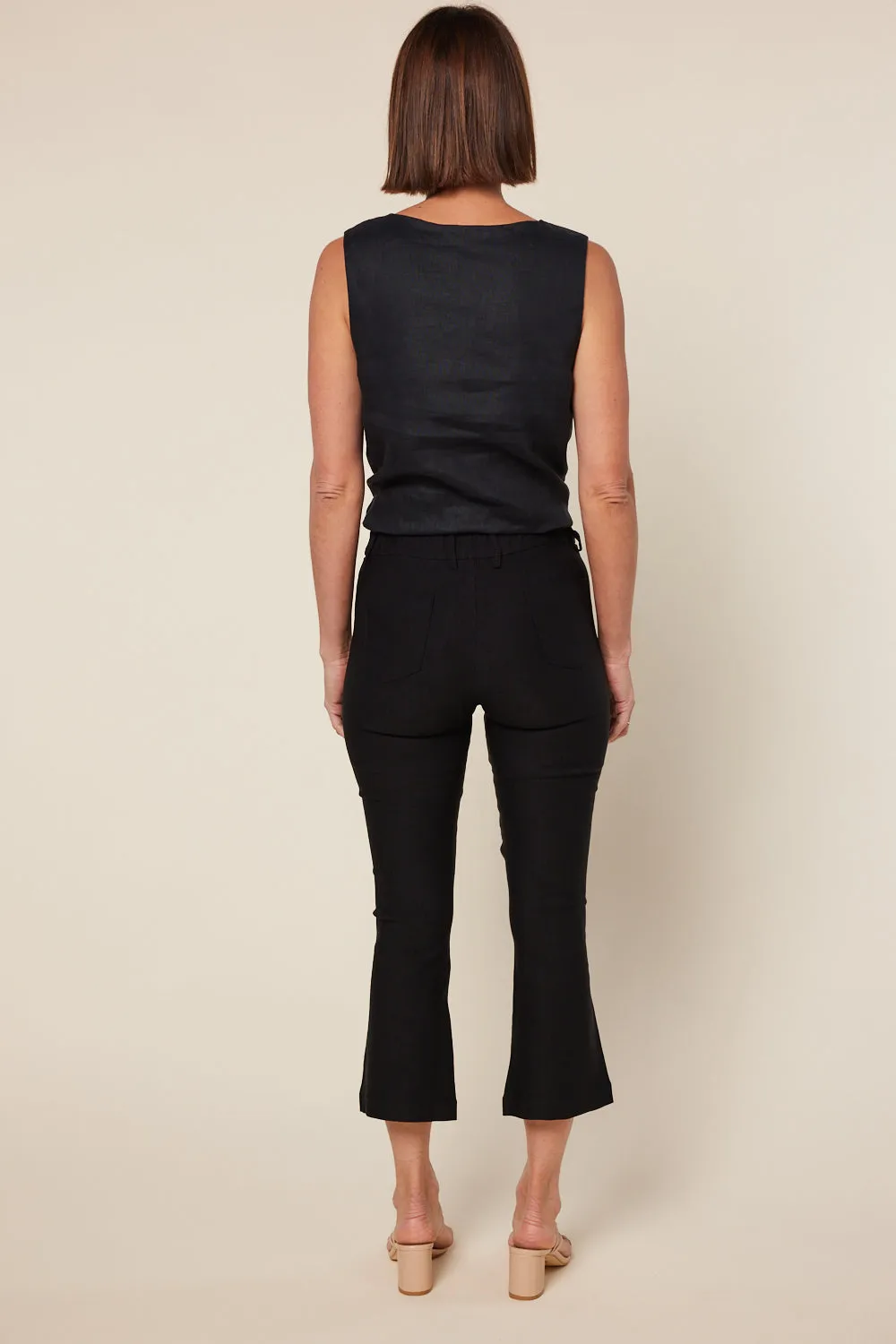 Ponte Bootleg 3/4 Length Pant in Black