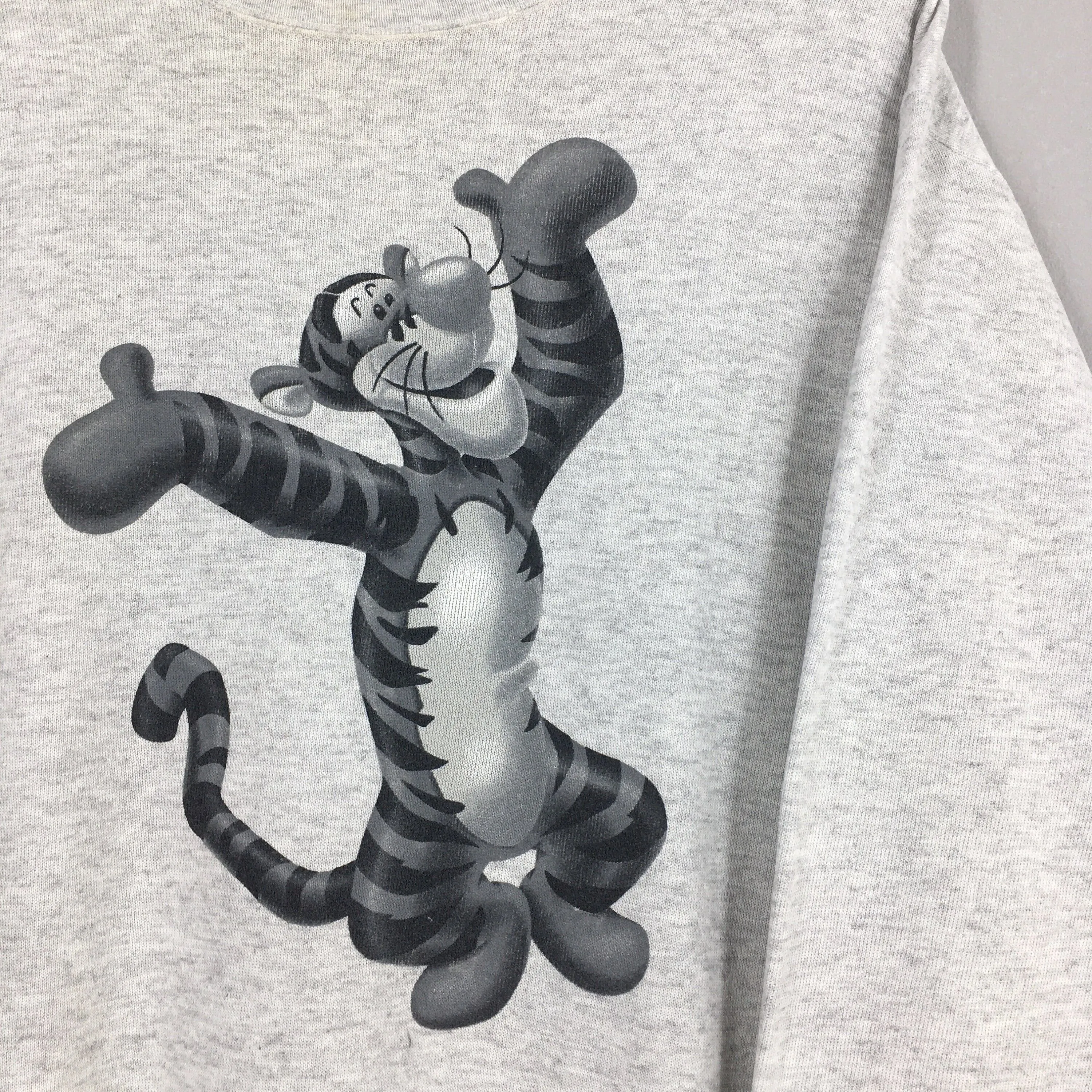 Tigger Disney Winnie Pooh Gray Sweatshirt Large