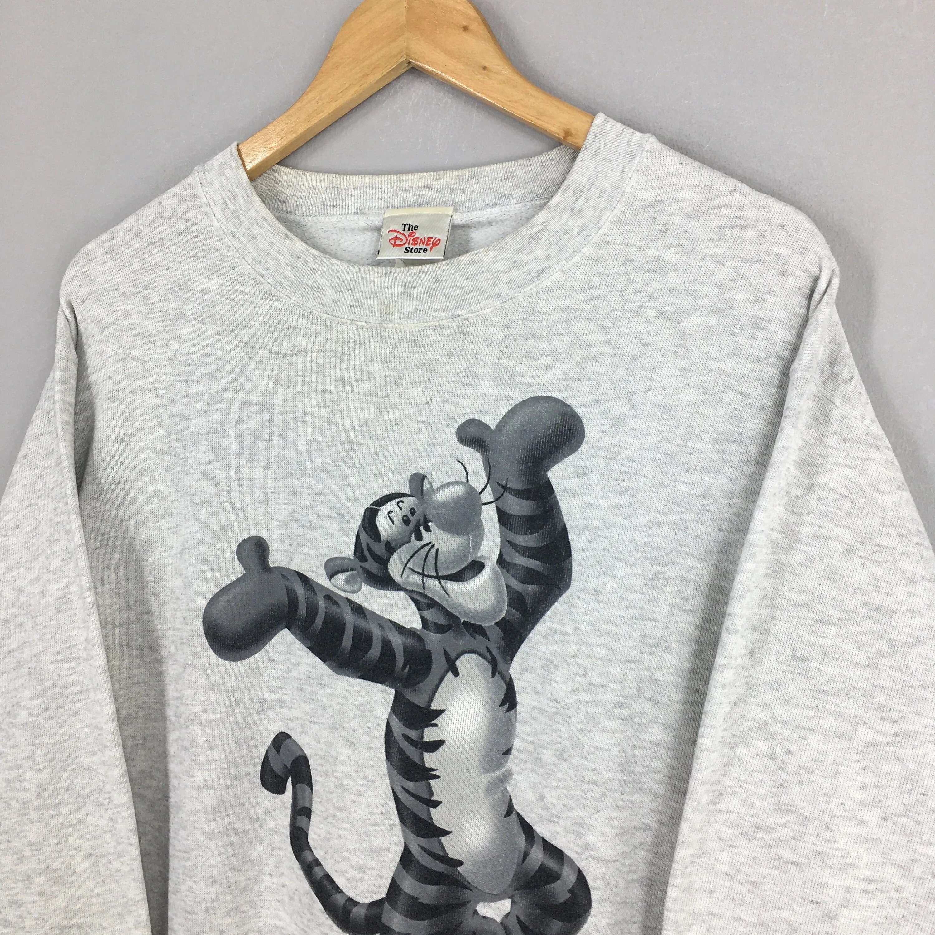 Tigger Disney Winnie Pooh Gray Sweatshirt Large